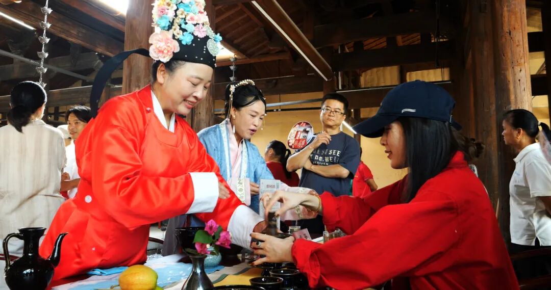 “我和我的祖國(guó)”民間藝術(shù)快閃活動(dòng)熱鬧盛況-林欽攝 (2).jpg