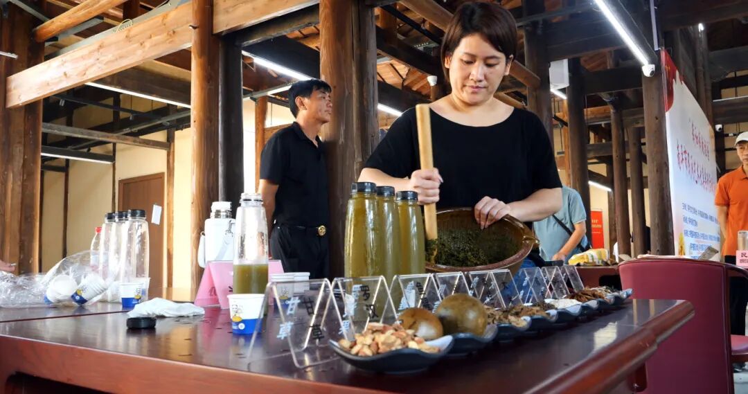 “我和我的祖國(guó)”民間藝術(shù)快閃活動(dòng)熱鬧盛況-林欽攝 (8).jpg